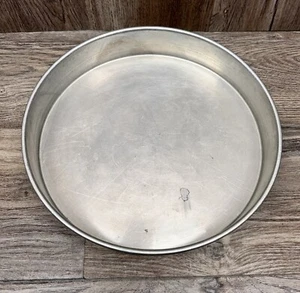 Wear-Ever No. 2715 Aluminum 9" x 1 1/2" Round Cake Pan - Good Condition - Foto 1 di 3