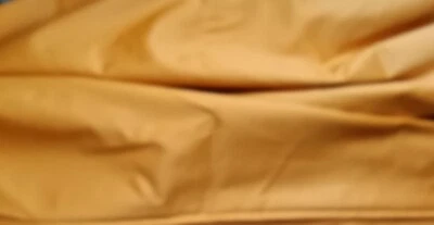 Ancien tissu coton peigné satiné jaune or , largeur 124cm - Photo 1/4