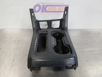 GMC CANYON 18 2018 consola de piso central acabado panel de moldura negro  Foto 1 de 4