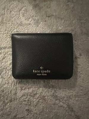 Cartera pequeña plegable Kate Spade Lena - negra Foto 1 de 3