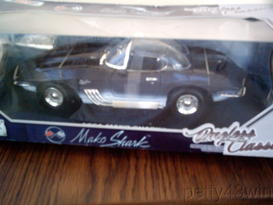 MOROR MAX MAKO SHARK NICE  W/BOX  TT - Image 1 of 1