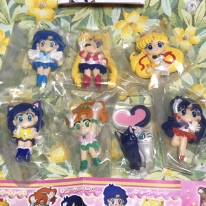 Sailor Moon "Kutsukun desu(Magnet)" Complete Set of 7, Mercury, Moon, and Others - Picture 1 of 7