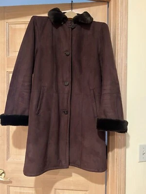 Abrigo de invierno marrón café gamuza sintética muy cálido con forro de piel sintética—talla PS Foto 1 de 4