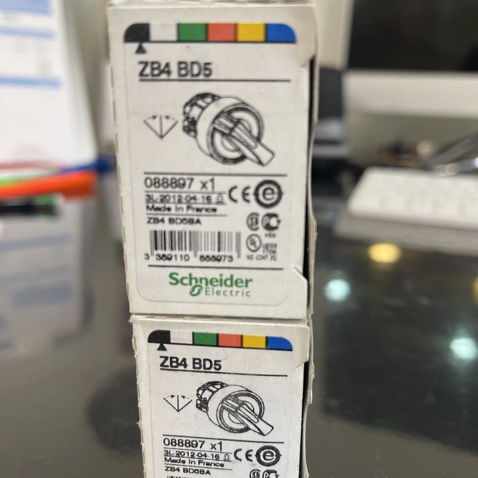 ZB4BD5.  3 Position. Spring Return Schneider  - Image 1 of 1