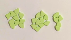 LEGO YELLOWISH GREEN TILE LOT / SIZE 1x1 Quarter / QTY 25x / Part #25269 / New - Picture 1 of 2