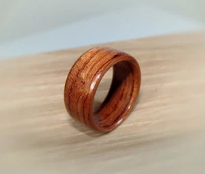 Bubinga Holz Ring ~ Bugholz ~ Handarbeit ~ Unisex ~ Atemberaubend! - Bild 1 von 1