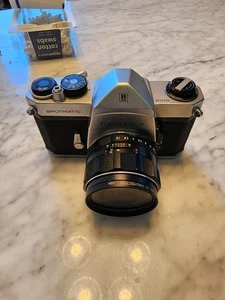 Pentax Spotmatic With  Super-Takumar F 1.8 55.mm - Picture 1 of 2