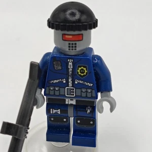 Lego Robo SWAT with Black Cap and Gun tlm045 The Lego Movie Robo-Swat - Picture 1 of 6