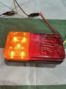 2ea. Lámpara Trasera 24V Comercial Industrial Señal de Giro Luz de Estacionamiento de Freno NUEVA Probada - Imagen 1 de 7