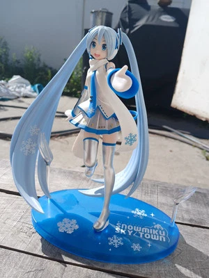 Figura Hatsune Miku Snow Mix Kai Town, Usada (Copo de Nieve astillado) Foto 1 de 4