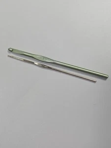 Susan Bates Vintage Häkelnadeln Größe 4 & 9 (I) Metall Aluminium Hobby Zum Selbermachen - Bild 1 von 4