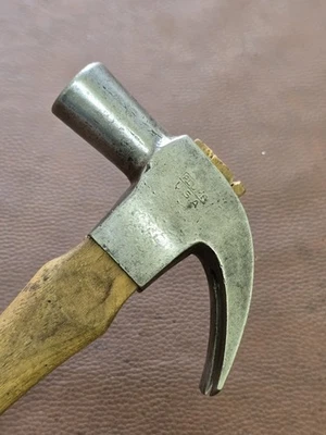 PLUMB USA Claw Hammer Vintage Plumb Carpenters Claw Hammer 733gr Made In USA - Image 1 of 4