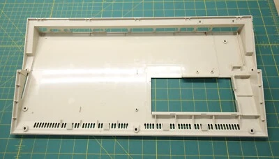 Meia caixa inferior Commodore Amiga 1200 NTSC - Imagem 1 de 3