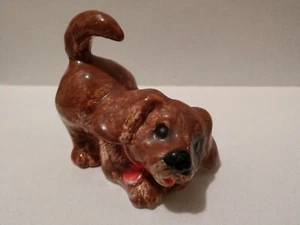 Vintage 3" Glazed Porcelain Crouching Dog Figurine Signed Suzy Rudorfer - Picture 1 of 6