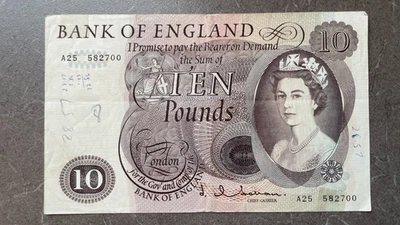 Bank of England 10 Pound 5 Pound 1 Pound and 10 Shillings banknotes - QE II - Image 1 of 4