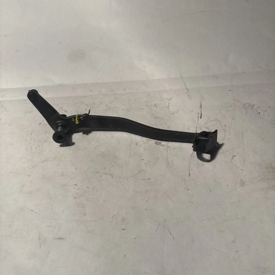 Yamaha TT225 TT 225 1986 1987 1988 OEM Conjunto de palanca de pedal de freno trasero BUENO Foto 1 de 4