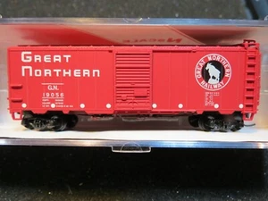 N - InterMountain 66005-22 - 12 Panel Slide Door 40' Boxcar, Great Northern  NIB - Picture 1 of 2