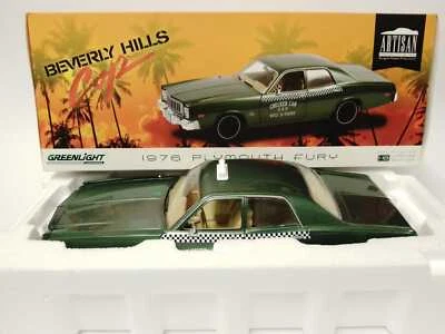 Greenlight Artisan Plymouth Fury checker Taxi 1976 BEVERLY HILLS COP 1/18 19110 - Immagine 1 di 3