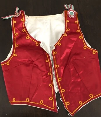 Красный атласный жилет коса отделка кружевной спереди костюм праздник. Детский размер - Изображение 1 из 4