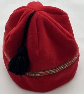 WINTERGREEN Polartec Red Beanie Hat Uppland Trim Tassel Detail Cap Kids L-XL - Picture 1 of 4