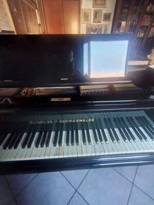pianoforte usato mezzacoda Scholze-Georgswalde nero lucido tastiera in avorio - Immagine 1 di 3