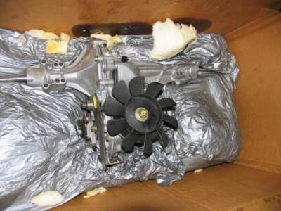 HYDRO GEAR 618-0587 INTEGRATED HYDROSTATIC TRANSAXLE  - Image 1 of 2