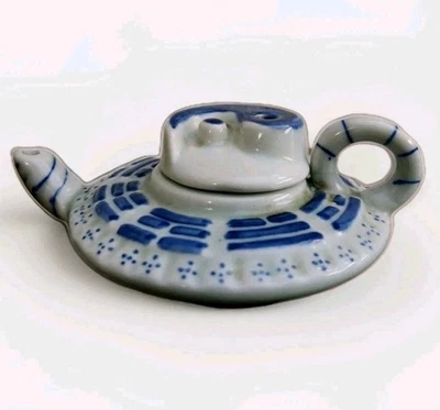 Chinoiserie Blue/White Porcelain Teapot Quing Dynasty Yongzheng China 1723/2735 - Image 1 of 4