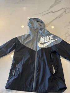 Nike Windbreaker Jacket Boys Youth Size Large Long Sleeve Black Lightweight - Picture 1 of 3