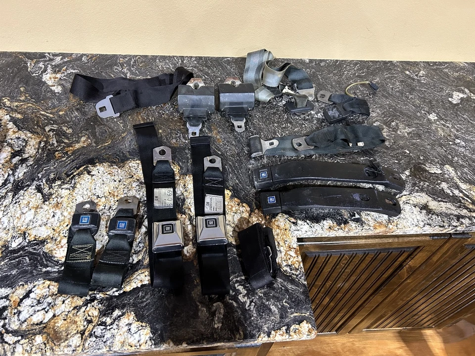 Kit de cinto de segurança Oldsmobile Cutlass 1967-1973 - Imagem 1 de 4