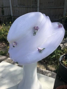 DEBENHAMS SUMMER SUN MEDIUM HAT WHITE NETTING PURPLE FLOWERS 21.75" CIRCUMFERENC - Picture 1 of 21