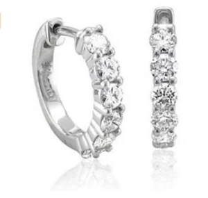 Creolen mit 6 Steinen 0,74 Karat in Krappenfassung Diamant in 14 Karat Weißgold. R41 - Bild 1 von 1