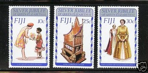 Conjunto completo de estampillas de la reina Isabel II de Fiji MNH #371-373 - Imagen 1 de 1