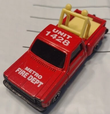 Road Champs ? Unit 1428 Metro Fire Dept Chief Chevrolet Pickup Truck 1:64 Scale - Image 1 of 4