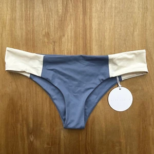 TORI PRAVER MACIE BOTTOM Women’s Blue White Lined Bikini Bottoms sz M NWT - Picture 1 of 5