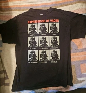 T-shirt Star Wars Expressions of Darth Vadar taglia XL nero/rosso/grigio - Foto 1 di 5
