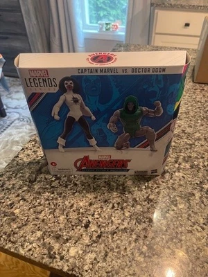 Marvel Legends Captain Marvel vs Doctor Doom Avengers 60 aniversario paquete de 2 Foto 1 de 2