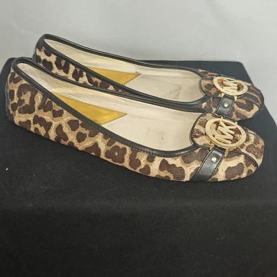 MICHAEL KORS Mujer Talla 9 Ballet Pisos Mocasines Leopardo Pelo de becerro Logo Dorado LEER Foto 1 de 4