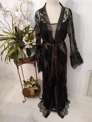 VINTAGE PEIGNOIR SET BY FREDRICKS OF HOLLYWOOD 2PC  BLACK SEXY EXOTIC  MEDIUM  - Image 1 of 4