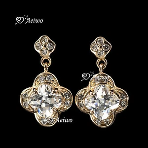 18K ROSE GOLD GF CLEAR CRYSTAL ELEGANT SPARKLING WEDDING WOMENS STUD EARRINGS - Picture 1 of 2