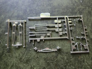 Revell 32 Ford Roadster High Boy Street Rod Parts Straight Axle & Parts J32A - Picture 1 of 3