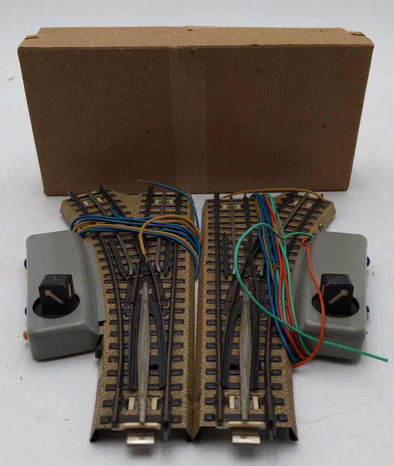 Marklin 3600MWS HO Vintage LH/RH Electric Switches Pair/Box - Image 1 of 4