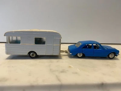NOREV PLASTQUE ANCIENNE PEUGEOT 504 AVEC CARAVANE DIGUE- ÉCHELLE 1/43 IDEM PAYA  - Photo 1/4