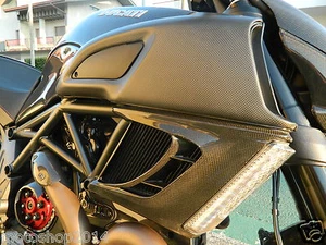 FIANCHETTI LATERALI CARBONIO DUCATI DIAVEL 1200 MY 2011 2014 - Imagen 1 de 2