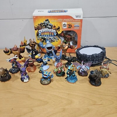 Skylanders Giants: Portal Owners Pack Bundle Lot (Nintendo Wii, 2012) - Image 1 of 4
