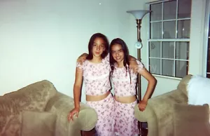 FOTO ENCONTRADA AMERICAN KIDS Color Instantánea NIÑOS De Colección NIÑAS 53 LA 86 V - Imagen 1 de 1