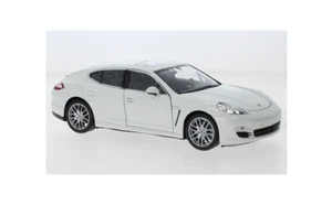 Welly Porsche Panamera S White 1:24 - Picture 1 of 1