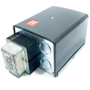 R856B-1010 Honeywell Fan Control 120V - Picture 1 of 6