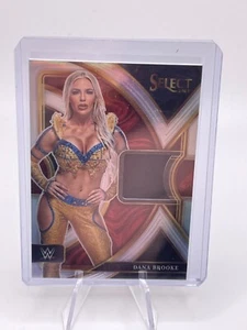 WWE Select 2023 - Panini - Muestras selectivas - Base - #32 Dana Brooke - Imagen 1 de 2