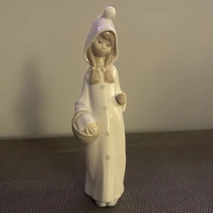 Lladro Krippenfigur Mädchen mit Korb #4678 Schäferin Rentnerin 2001 - Bild 1 von 8