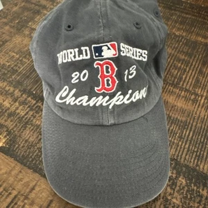 Cappello Baseball Boston Red Sox Edizione Limitata Campioni del Mondo 2013 - Foto 1 di 6